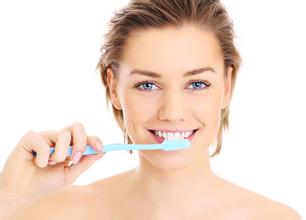 [新聞] 大力刷牙才干淨？盤點牙齒保健人人易犯8大誤區