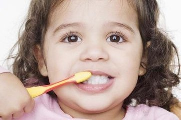 [[新聞] 為什麼寶貝牙齒畸形