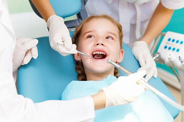 牙齒矯正最佳年齡和矯正牙齒多少錢